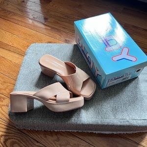 Jeffrey Campbell bubblegum nude sandals size 7